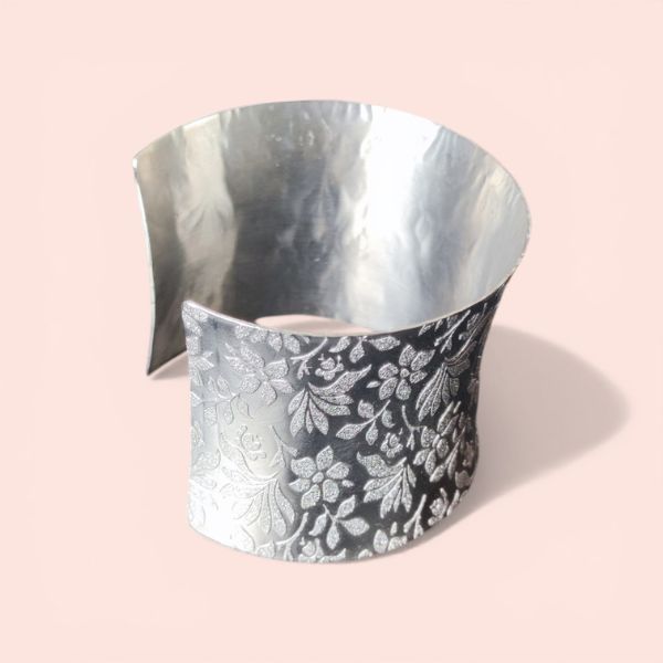 Bracciale Rigido Acciaio Satinato Floreale